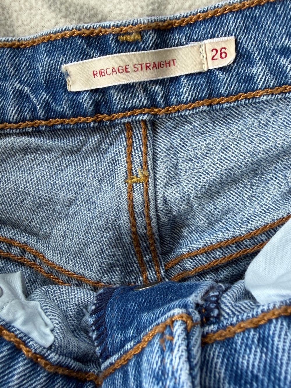 Levi’s Ribcage Straight Jean - Picture 4 of 4